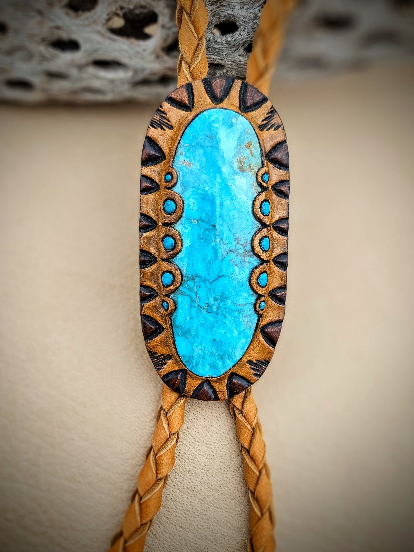 XL Kingman Scalloped Bolo Tie