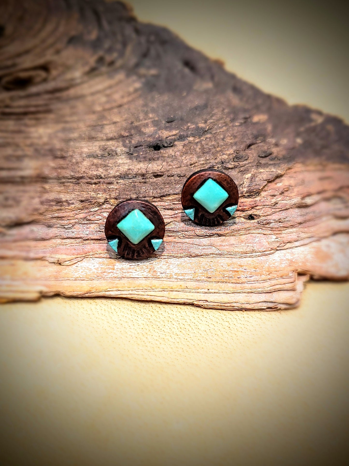 Kingman Tooled Studs