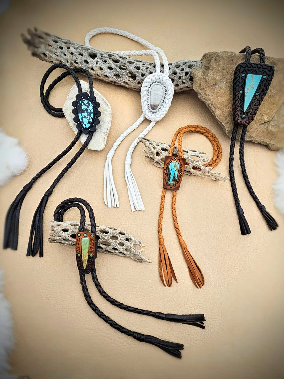 Scalloped Hubei Bolo Tie