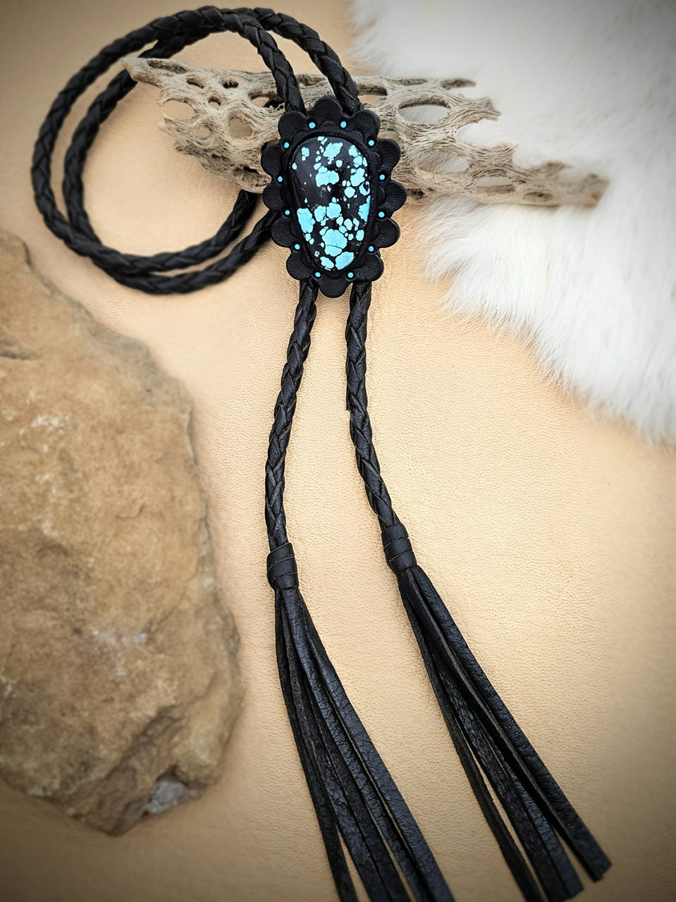 Scalloped Hubei Bolo Tie