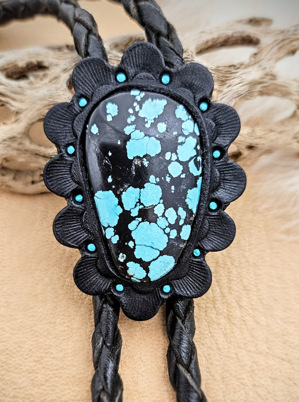 Scalloped Hubei Bolo Tie