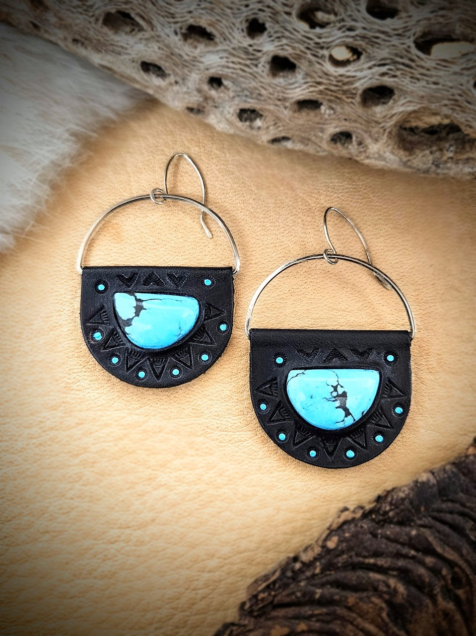 Half-moon Hubei Earrings